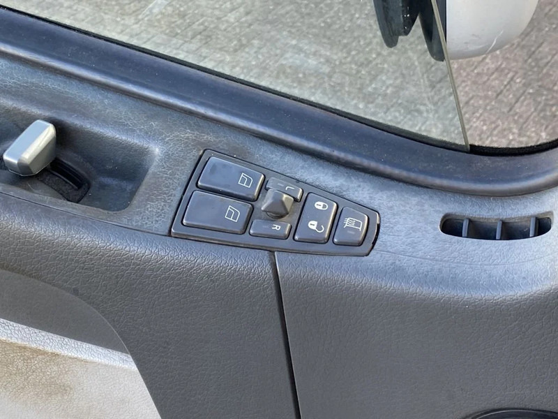 Камион со кран Volvo FM 370 + Euro 5 + Palfinger Z-Q170 Crane + 30ton NCH lift + Container system + hoogsta: слика 15 Камион со кран Volvo FM 370 + Euro 5 + Palfinger Z-Q170 Crane + 30ton NCH lift + Container system + hoogsta: слика 15