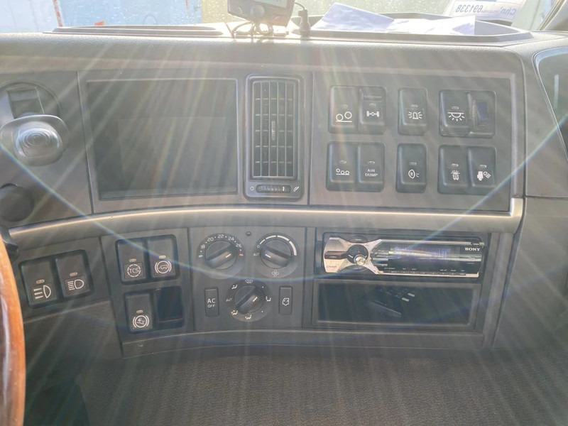 Камион со кран Volvo FM 370 + Euro 5 + Palfinger Z-Q170 Crane + 30ton NCH lift + Container system + hoogsta: слика 16 Камион со кран Volvo FM 370 + Euro 5 + Palfinger Z-Q170 Crane + 30ton NCH lift + Container system + hoogsta: слика 16