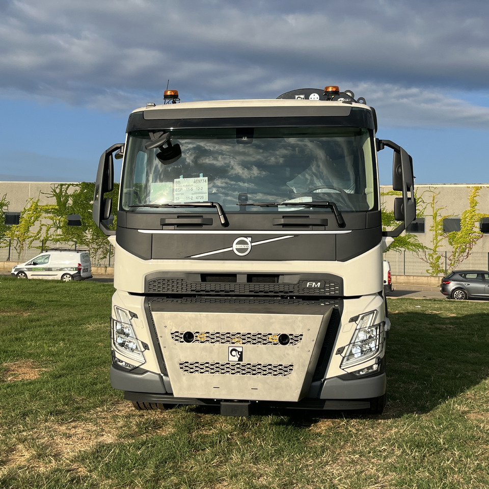 Volvo FM84RF3A - Камион со платформа, Камион со кран: слика 2 Volvo FM84RF3A - Камион со платформа, Камион со кран: слика 2