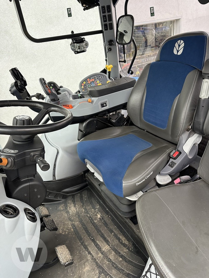 New Holland T 6.145 DC - Трактор: слика 3 New Holland T 6.145 DC - Трактор: слика 3