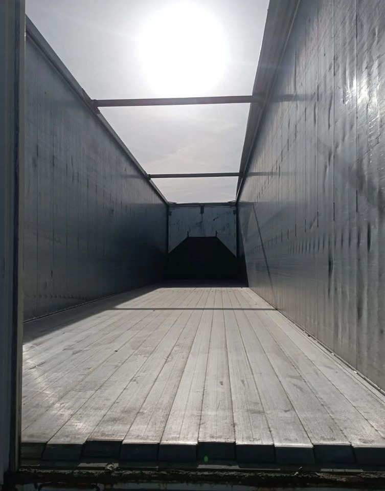 Reisch 3x Ruchoma podłoga 2 - 2022 , 1-2023 - Полуприколка со подвижен под за истовар: слика 5 Reisch 3x Ruchoma podłoga 2 - 2022 , 1-2023 - Полуприколка со подвижен под за истовар: слика 5