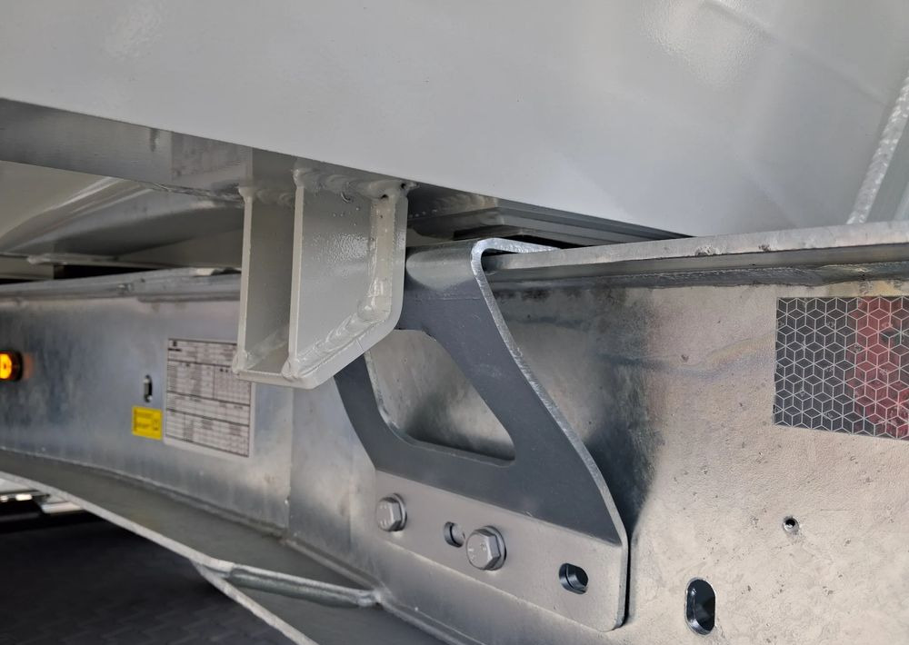 Zaslaw Aluminiowa skrzynia 28-33m3 - Кипер полуприколка: слика 4 Zaslaw Aluminiowa skrzynia 28-33m3 - Кипер полуприколка: слика 4