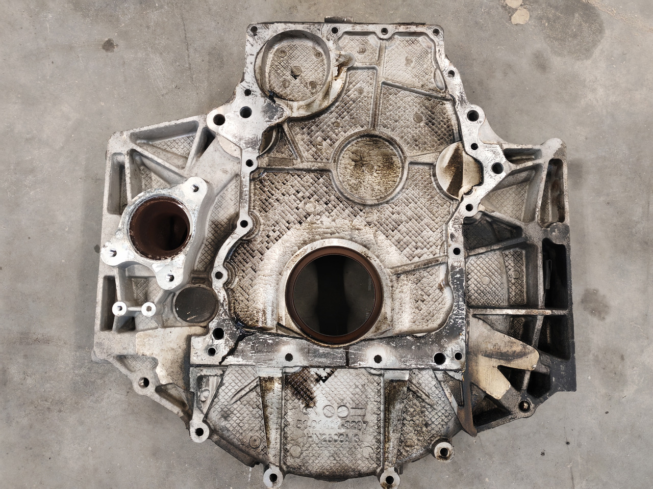 MAN TGS TGX EURO6 / D2676LF / FLYWHEEL HOUSING / 51014013297 - Замаец: слика 4 MAN TGS TGX EURO6 / D2676LF / FLYWHEEL HOUSING / 51014013297 - Замаец: слика 4