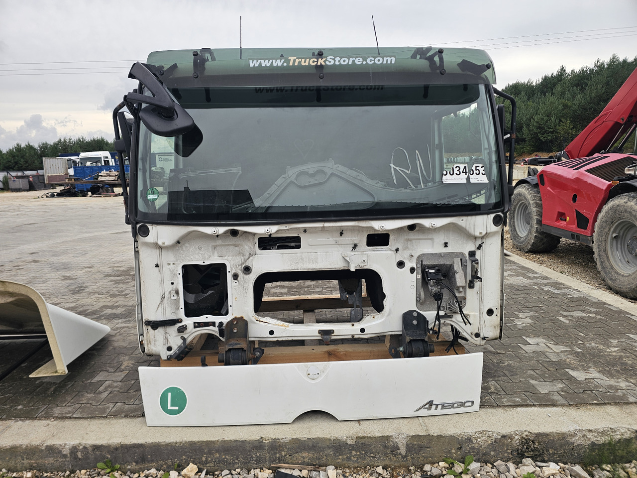 MERCEDES-BENZ ATEGO EURO 6 / CABINE - Кабина: слика 2 MERCEDES-BENZ ATEGO EURO 6 / CABINE - Кабина: слика 2