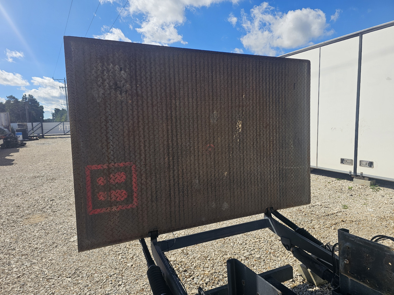 PALFINGER MBB C 2000 L / 2020 / 2000KG - Заден лифт за утовар: слика 5 PALFINGER MBB C 2000 L / 2020 / 2000KG - Заден лифт за утовар: слика 5