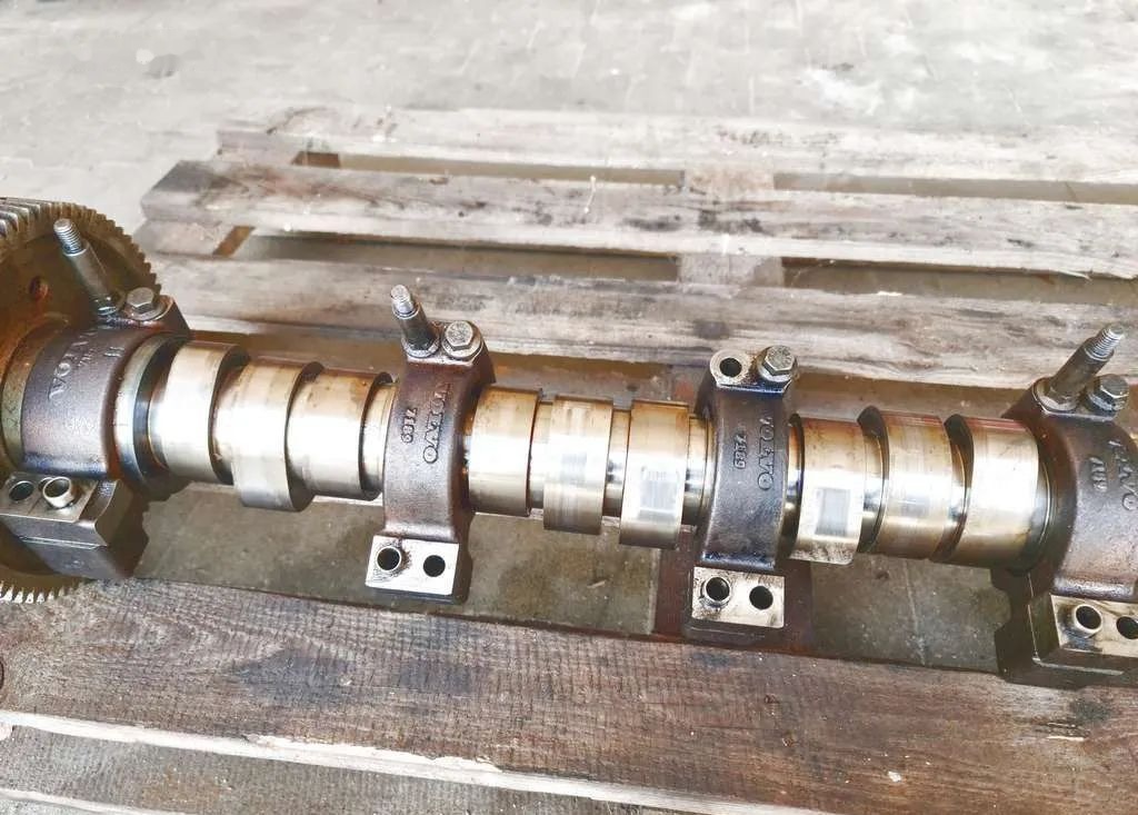 VOLVO FH12 D12 CAMSHAFT / 3165224 / WORLDWIDE DELIVERY - Брегаста оска за Камион: слика 1 VOLVO FH12 D12 CAMSHAFT / 3165224 / WORLDWIDE DELIVERY - Брегаста оска за Камион: слика 1