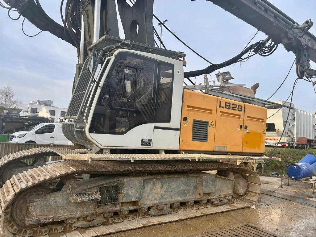 Liebherr LB 28  - Насочен насложувач: слика 2 Liebherr LB 28  - Насочен насложувач: слика 2