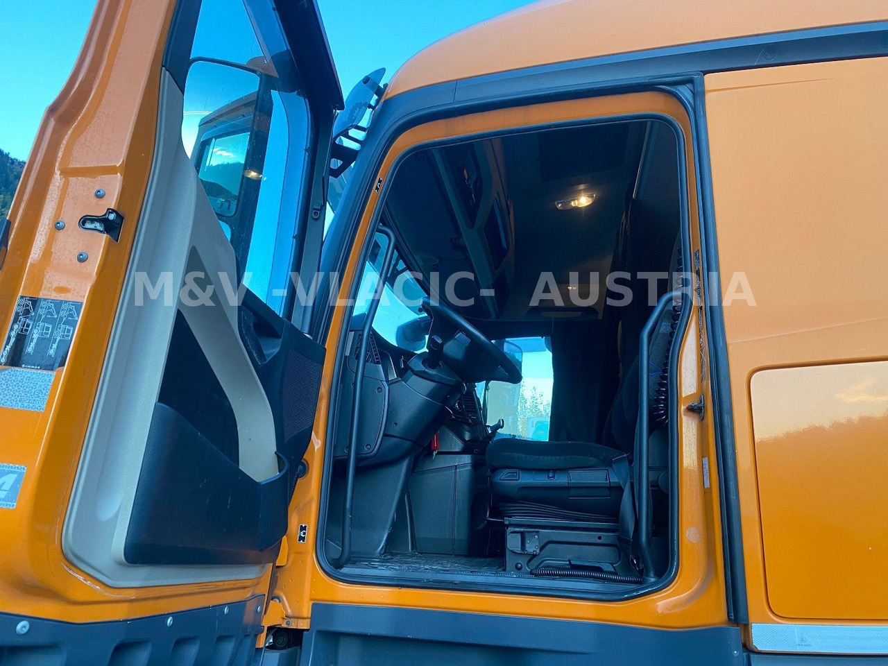 Mercedes-Benz 2542 - Транспортер на контејнер/ Камион со променливо тело: слика 2 Mercedes-Benz 2542 - Транспортер на контејнер/ Камион со променливо тело: слика 2