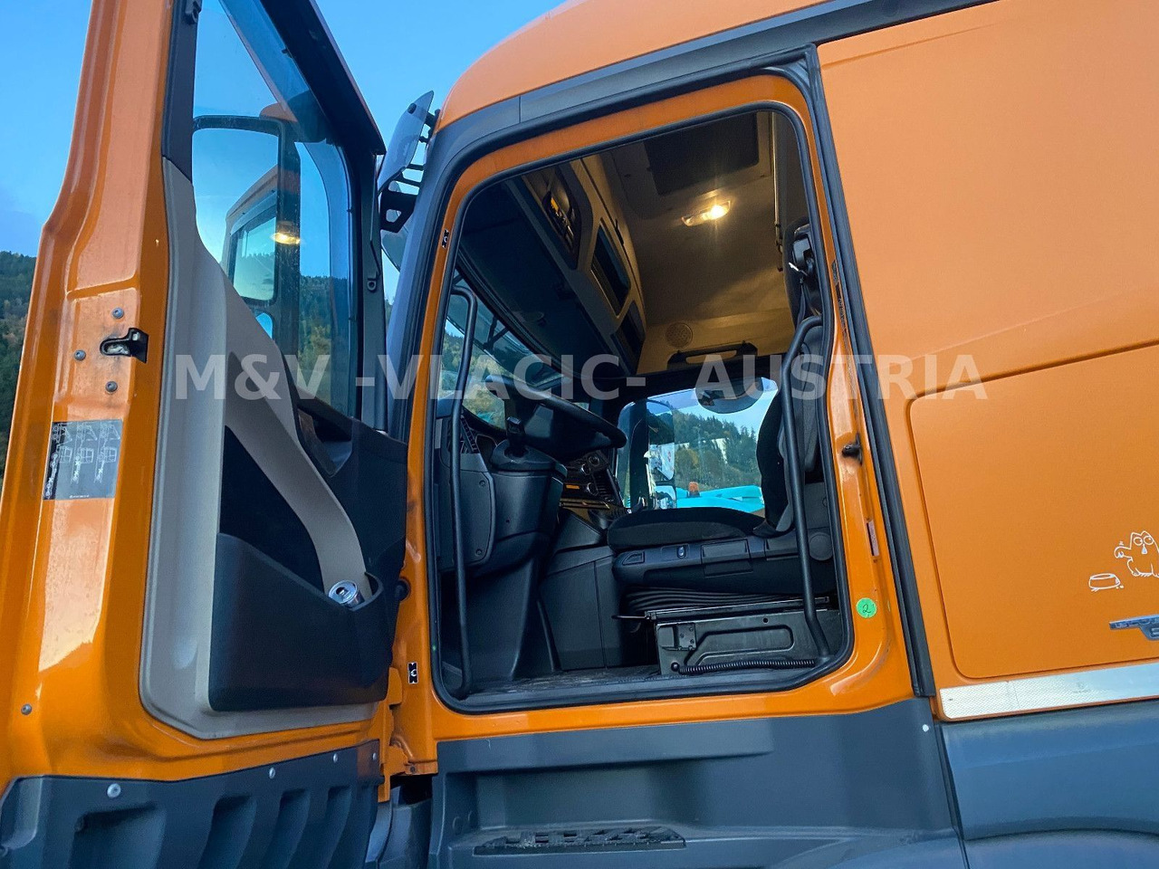 Mercedes-Benz 2542 - Транспортер на контејнер/ Камион со променливо тело: слика 2 Mercedes-Benz 2542 - Транспортер на контејнер/ Камион со променливо тело: слика 2