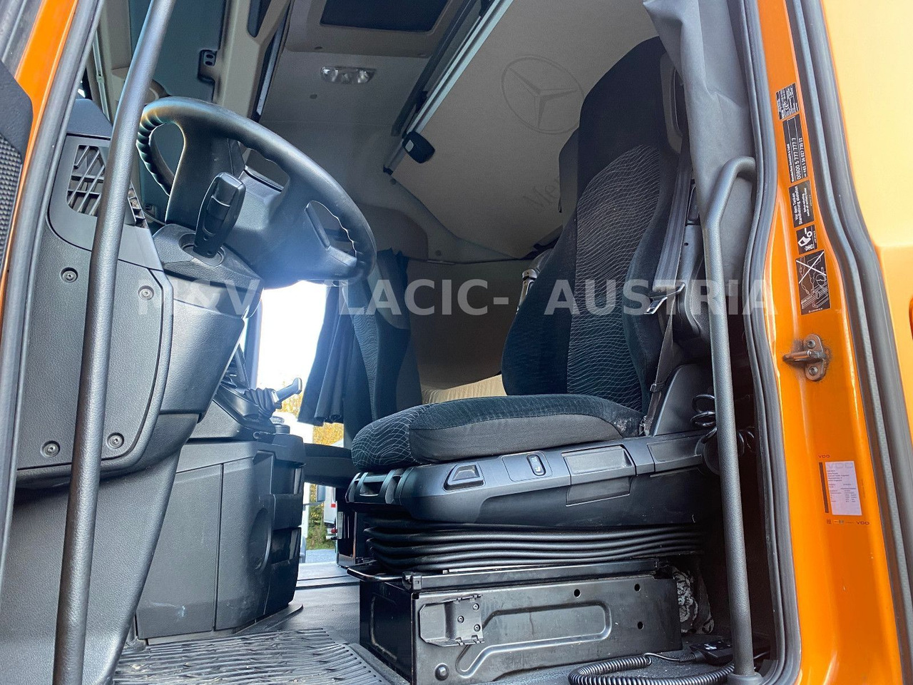 Mercedes-Benz 2542 - Транспортер на контејнер/ Камион со променливо тело: слика 3 Mercedes-Benz 2542 - Транспортер на контејнер/ Камион со променливо тело: слика 3