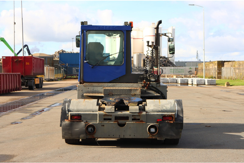 Terberg TT220 - Трактор на терминалот: слика 5 Terberg TT220 - Трактор на терминалот: слика 5