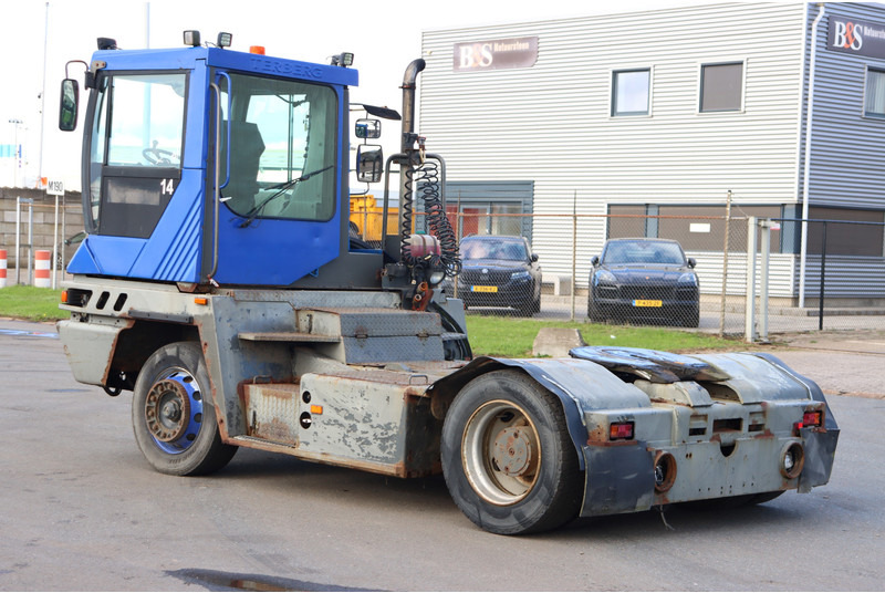 Terberg TT220 - Трактор на терминалот: слика 4 Terberg TT220 - Трактор на терминалот: слика 4