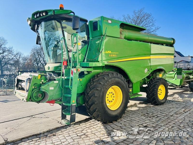 John Deere S690 - Комбајн: слика 1 John Deere S690 - Комбајн: слика 1