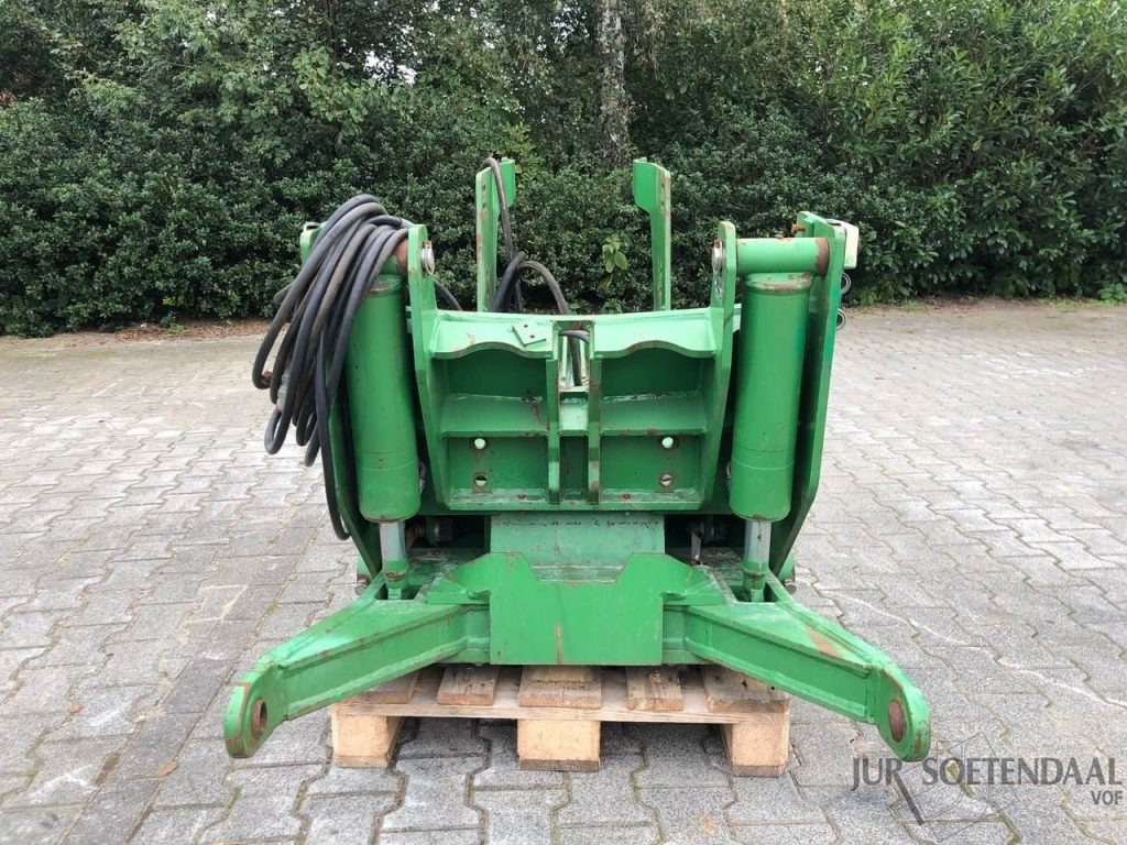 JOHN DEERE frontlinkage - Трактор: слика 1 JOHN DEERE frontlinkage - Трактор: слика 1