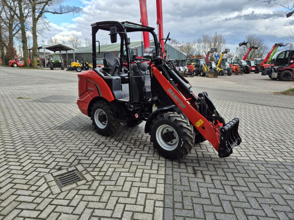 Земјоделски натоварувач MANITOU MLA 3-25H miniloader: слика 6 Земјоделски натоварувач MANITOU MLA 3-25H miniloader: слика 6