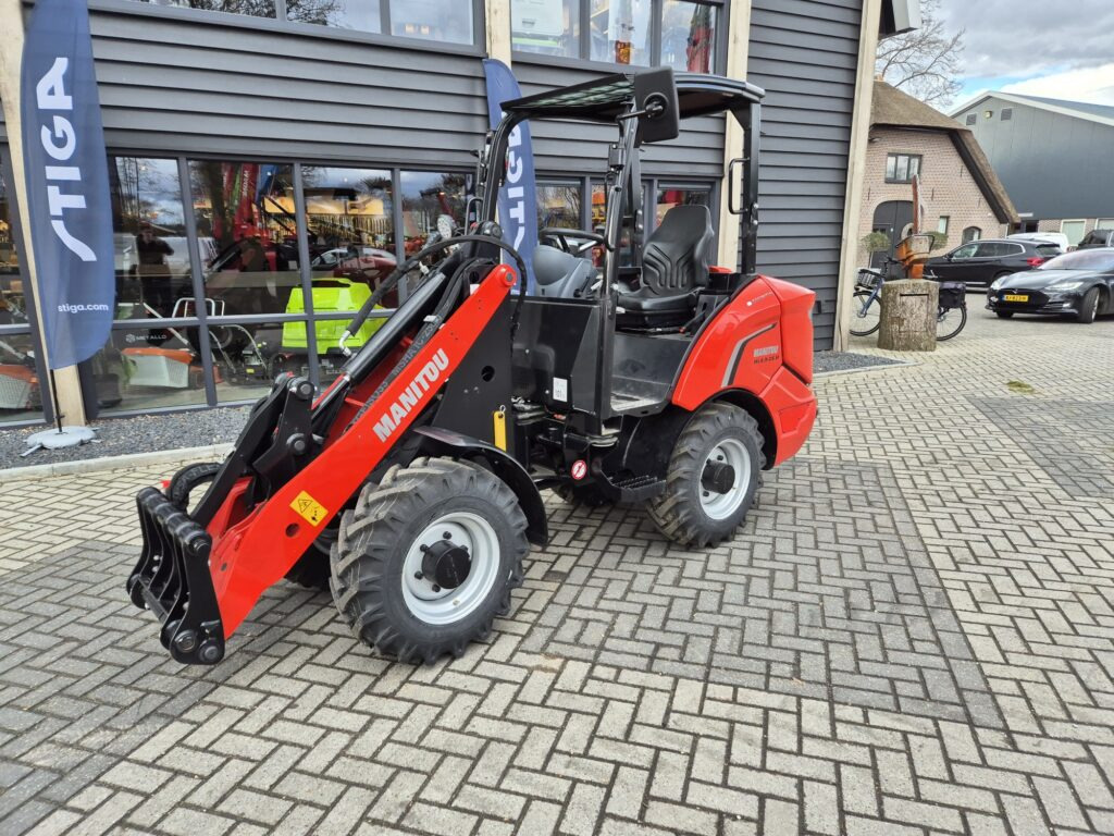 MANITOU MLA 3-25H miniloader - Земјоделски натоварувач: слика 2 MANITOU MLA 3-25H miniloader - Земјоделски натоварувач: слика 2