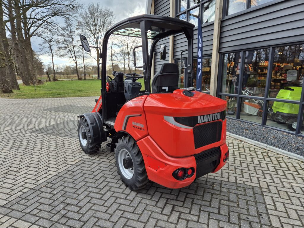MANITOU MLA 3-25H miniloader - Земјоделски натоварувач: слика 3 MANITOU MLA 3-25H miniloader - Земјоделски натоварувач: слика 3