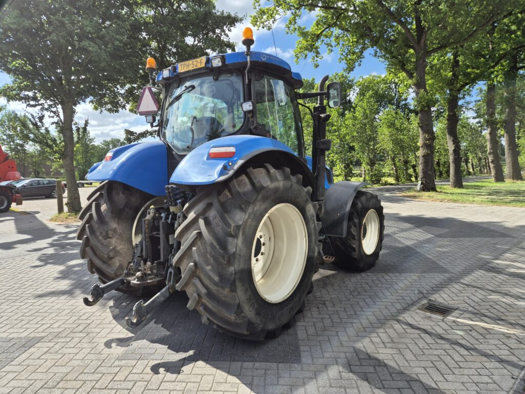 NEW HOLLAND T6080 - Трактор: слика 5 NEW HOLLAND T6080 - Трактор: слика 5