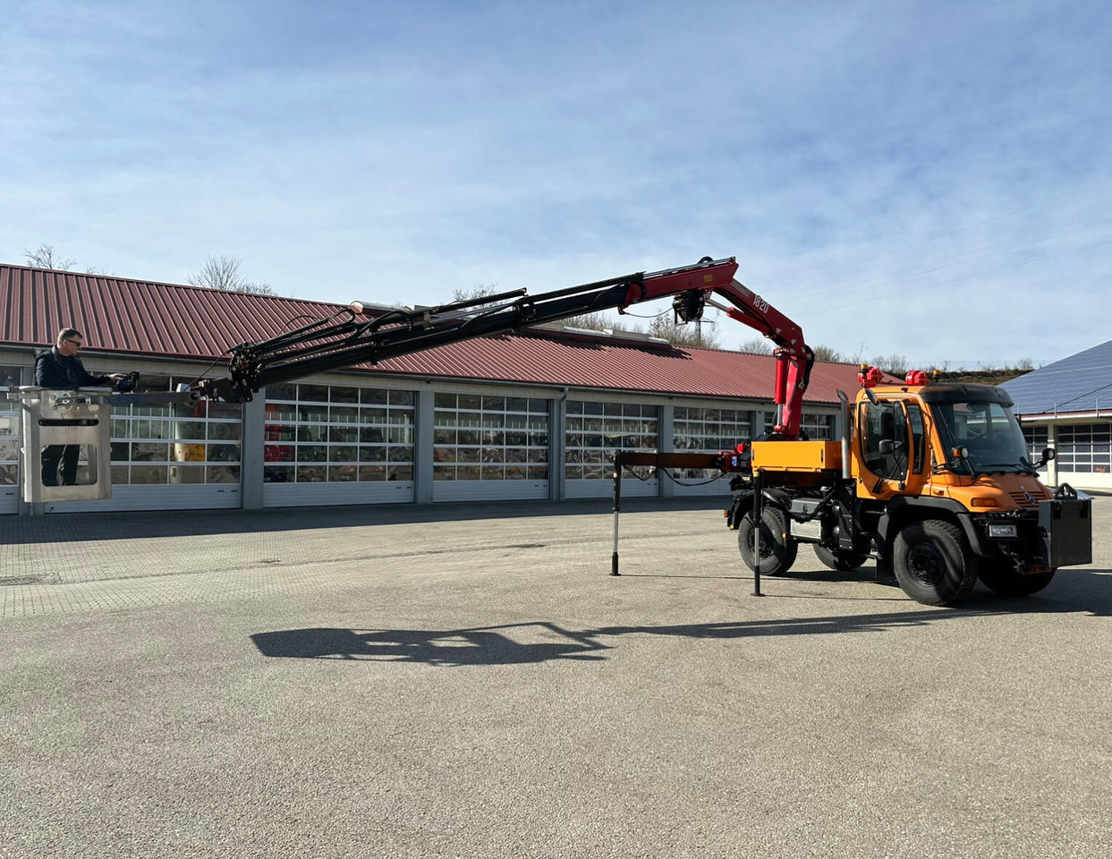 Unimog 400 - U400 405 25177 mit Wechselkran Merced - Комунално/ Специјално возило: слика 2 Unimog 400 - U400 405 25177 mit Wechselkran Merced - Комунално/ Специјално возило: слика 2