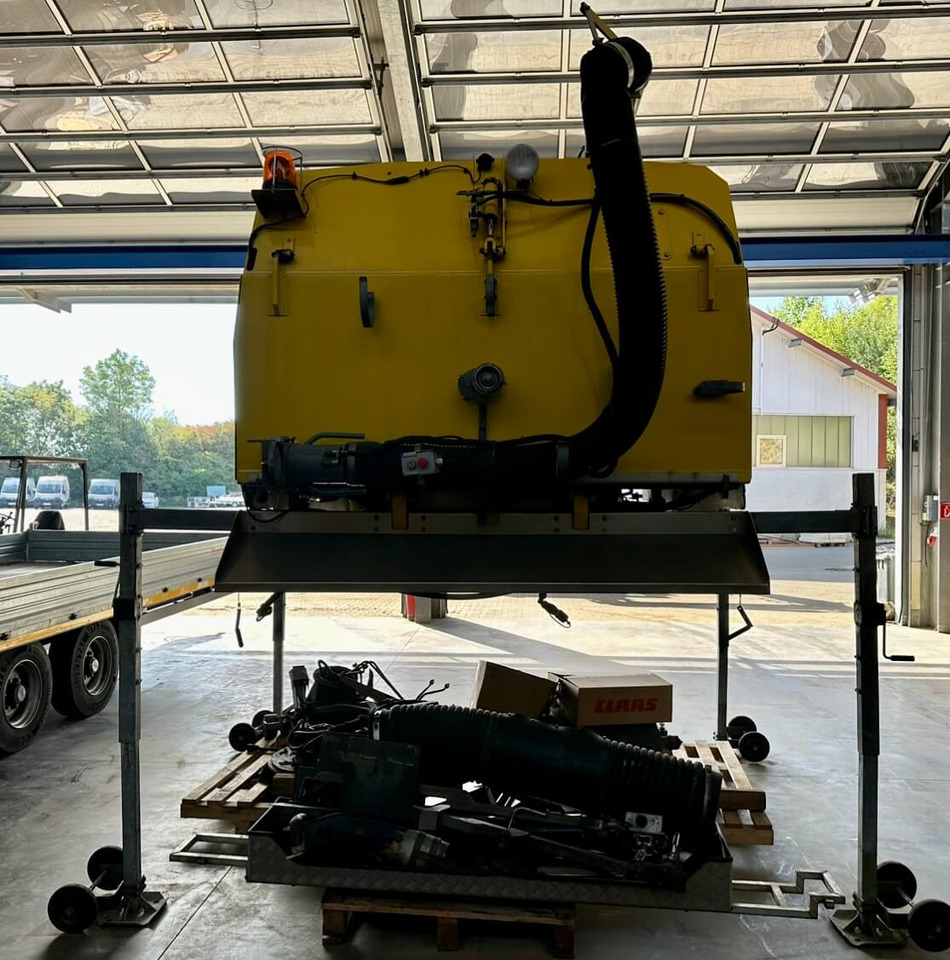 Unimog Aufbaukehrmaschine Trilety SK-370 - Возило за метење: слика 5 Unimog Aufbaukehrmaschine Trilety SK-370 - Возило за метење: слика 5