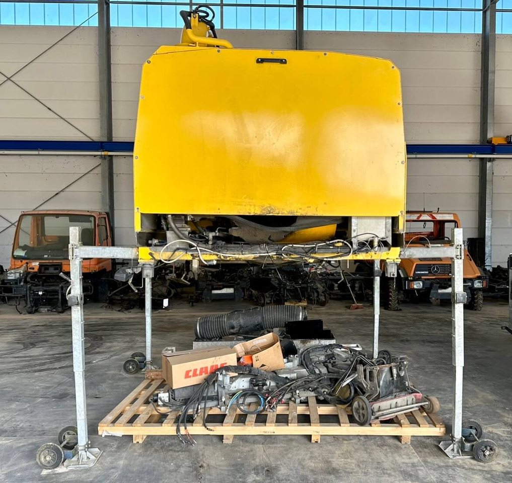 Unimog Aufbaukehrmaschine Trilety SK-370 - Возило за метење: слика 2 Unimog Aufbaukehrmaschine Trilety SK-370 - Возило за метење: слика 2