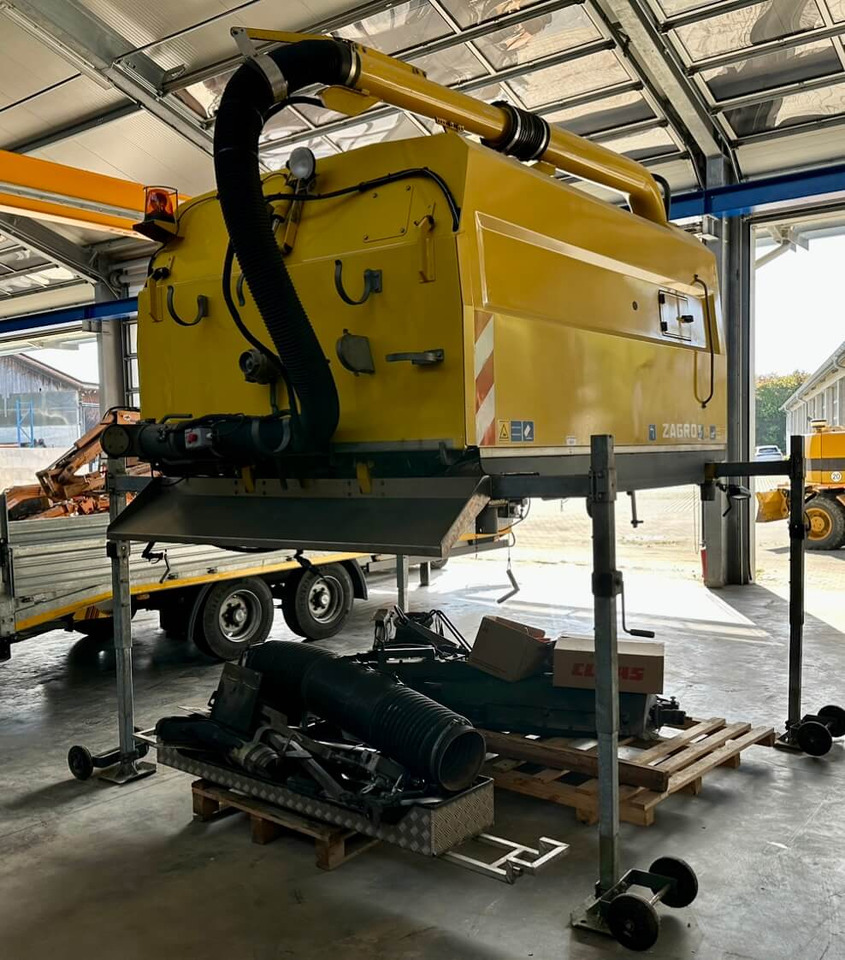 Unimog Aufbaukehrmaschine Trilety SK-370 - Возило за метење: слика 4 Unimog Aufbaukehrmaschine Trilety SK-370 - Возило за метење: слика 4