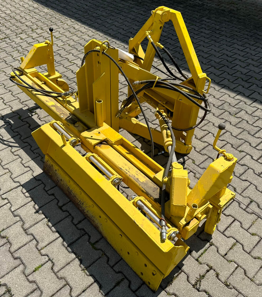 Unimog Frontanbau-Gräder Söder IA02093 - Сечило: слика 2 Unimog Frontanbau-Gräder Söder IA02093 - Сечило: слика 2