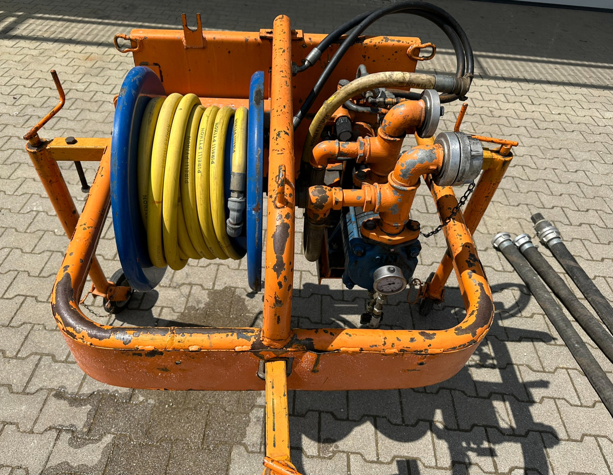 Unimog Frontanbauwasserpumpe Deu. hyd. - Пумпа за вода: слика 2 Unimog Frontanbauwasserpumpe Deu. hyd. - Пумпа за вода: слика 2