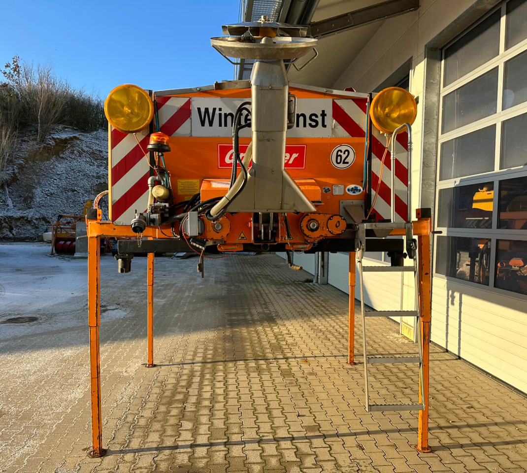 Unimog Salzstreuer Gmeiner 4000TCFS - Распрскувач на песок/ Сол: слика 2 Unimog Salzstreuer Gmeiner 4000TCFS - Распрскувач на песок/ Сол: слика 2