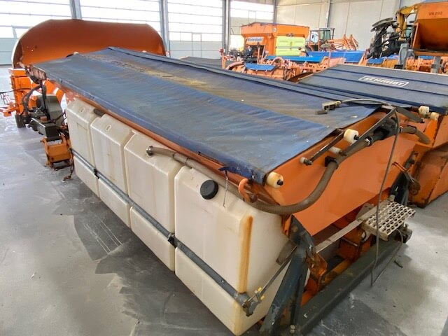 Unimog Salzstreuer Schmidt SAB40-36FR1750 - Распрскувач на песок/ Сол: слика 4 Unimog Salzstreuer Schmidt SAB40-36FR1750 - Распрскувач на песок/ Сол: слика 4