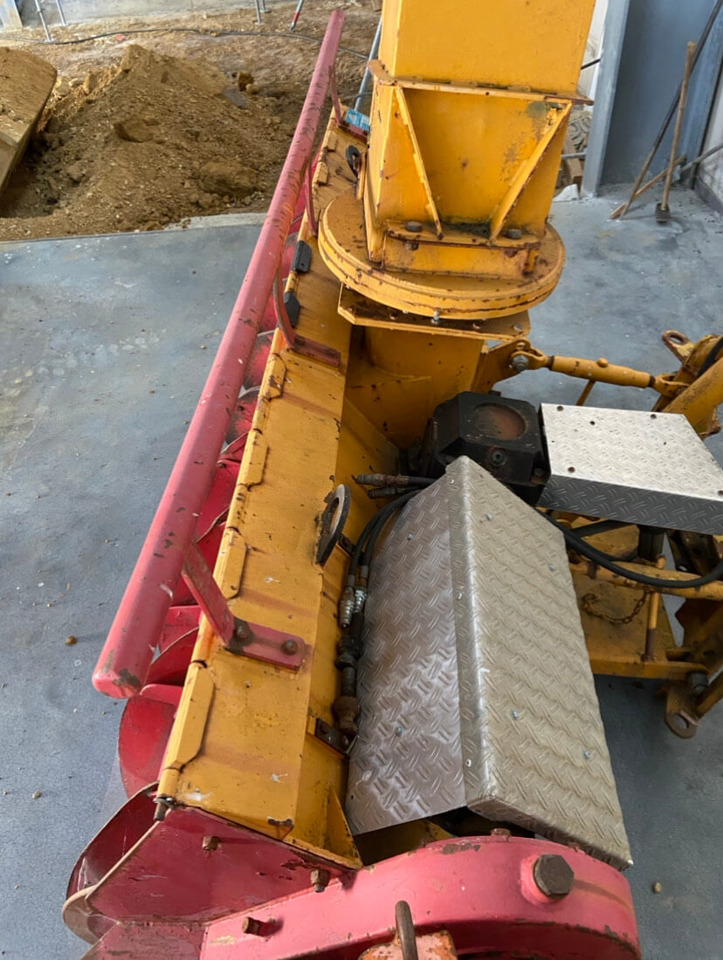 Unimog Schneefräse Overaasen T-70B - Плуг за чистење снег: слика 3 Unimog Schneefräse Overaasen T-70B - Плуг за чистење снег: слика 3