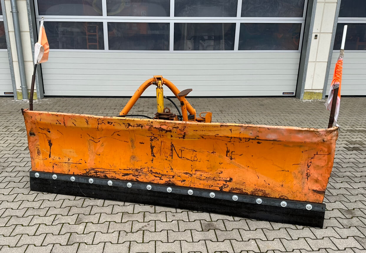 Unimog Schneepflug - Schneeschild Schmidt Landw. - Плуг за чистење снег: слика 2 Unimog Schneepflug - Schneeschild Schmidt Landw. - Плуг за чистење снег: слика 2