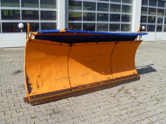 Unimog Schneepflug - Schneeschild Schmidt M30.3 - Плуг за чистење снег: слика 1 Unimog Schneepflug - Schneeschild Schmidt M30.3 - Плуг за чистење снег: слика 1
