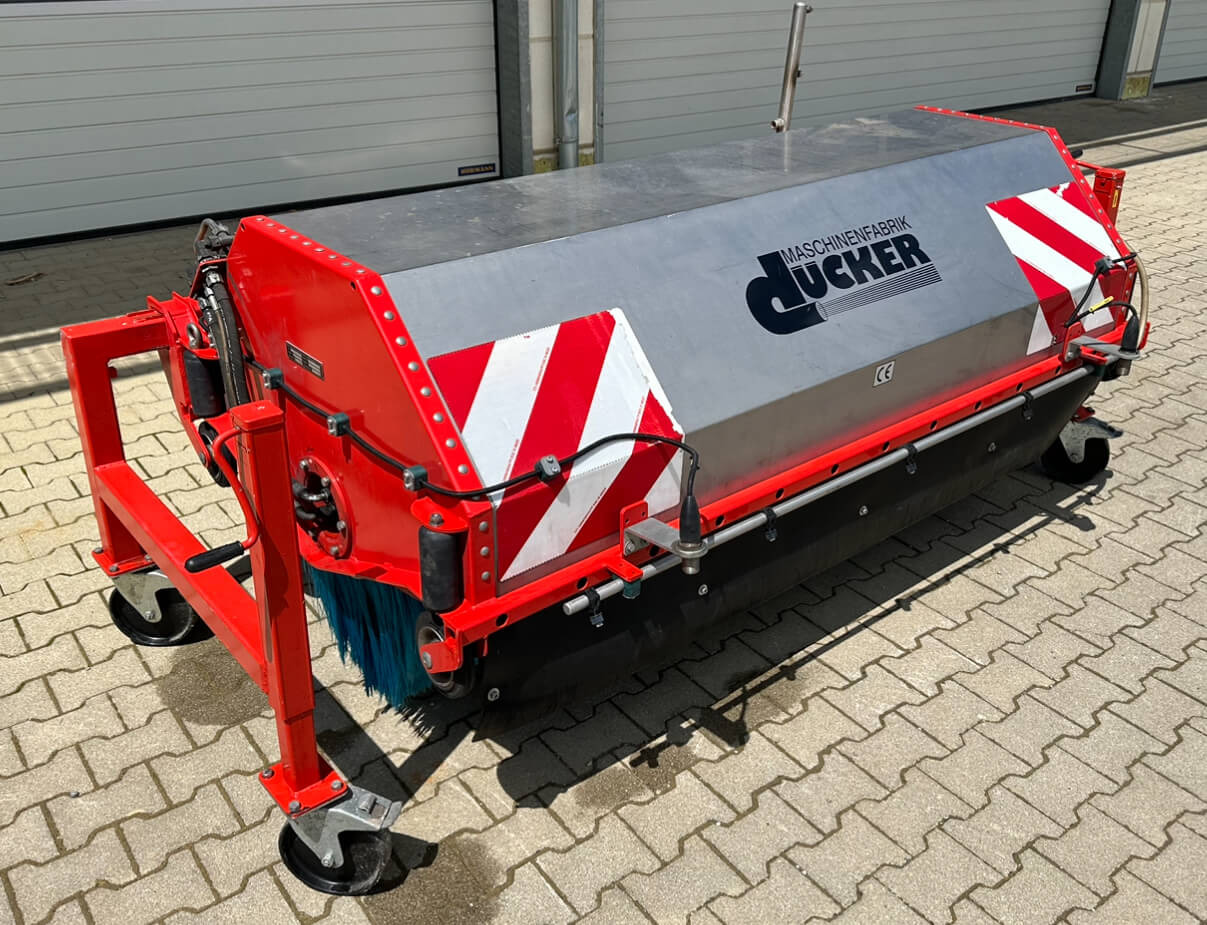 Unimog Tunnelwaschbürste Dücker TWA21 - Метла: слика 1 Unimog Tunnelwaschbürste Dücker TWA21 - Метла: слика 1