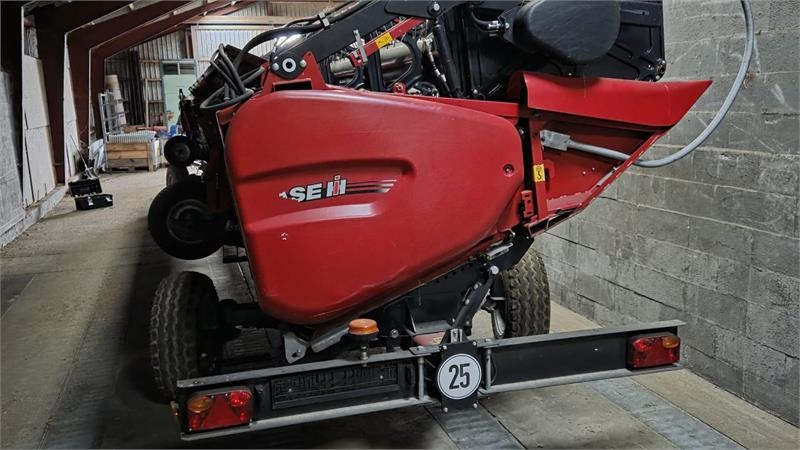 Case IH 8250 Axial-Flow med 35fod Varicut skærebord. Dansk - Комбајн: слика 5 Case IH 8250 Axial-Flow med 35fod Varicut skærebord. Dansk - Комбајн: слика 5