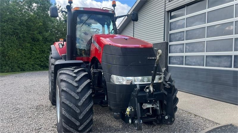 Трактор Case IH Magnum 370 CVX Med fronlift: слика 23