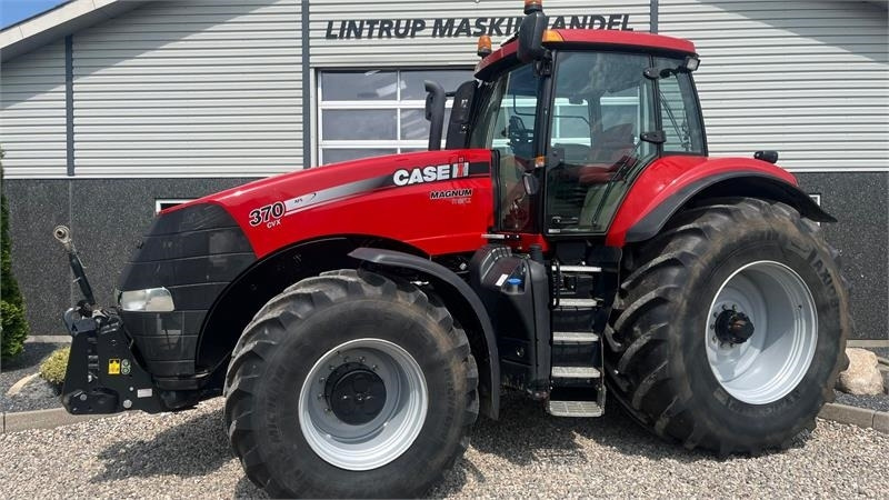 Case IH Magnum 370 CVX Med fronlift - Трактор: слика 1 Case IH Magnum 370 CVX Med fronlift - Трактор: слика 1