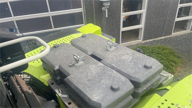 Claas XERION 5000 Trac. Med GPS anlæg. Ultimativ trækker - Трактор: слика 5 Claas XERION 5000 Trac. Med GPS anlæg. Ultimativ trækker - Трактор: слика 5