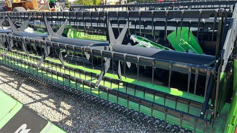 Комбајн Deutz-fahr C7206 With 24feed - 7.2m header. New and unused Co: слика 11