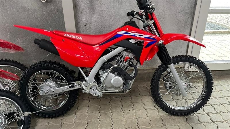 Honda CRF 125 F DEMO. Rigtig crosser med gear og kobling  - Сетеренско возило/ Квад: слика 2 Honda CRF 125 F DEMO. Rigtig crosser med gear og kobling  - Сетеренско возило/ Квад: слика 2