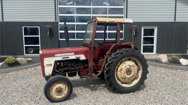 IH 434 - Трактор: слика 1 IH 434 - Трактор: слика 1