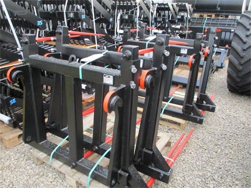 JST Halmspyd med overbygning og Volvo beslag til gummi - Корпа за Градежна машина: слика 1 JST Halmspyd med overbygning og Volvo beslag til gummi - Корпа за Градежна машина: слика 1