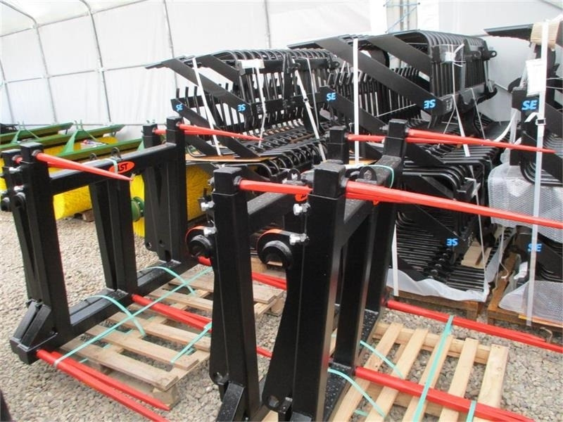 JST Halmspyd med overbygning og Volvo beslag til gummi - Корпа за Градежна машина: слика 4 JST Halmspyd med overbygning og Volvo beslag til gummi - Корпа за Градежна машина: слика 4