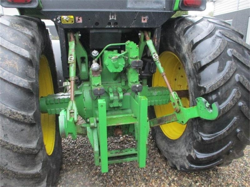 Трактор John Deere 4755 En rigtig kraftkarl med den store 7,6L motor: слика 8