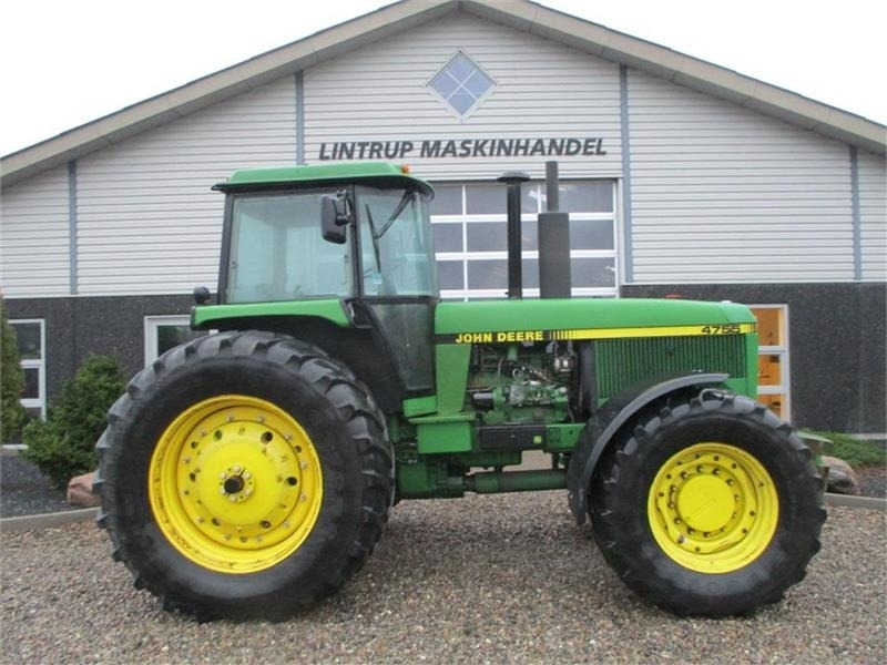 Трактор John Deere 4755 En rigtig kraftkarl med den store 7,6L motor: слика 13