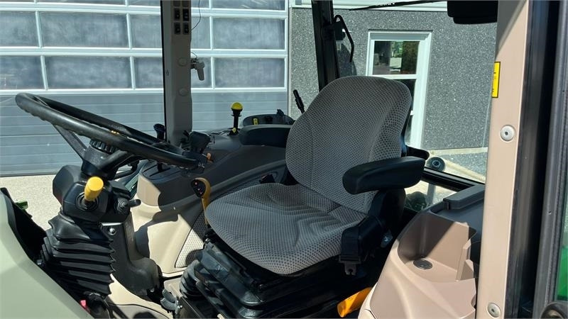 John Deere 5115M Med frontlæsser, som ny - Трактор: слика 5 John Deere 5115M Med frontlæsser, som ny - Трактор: слика 5