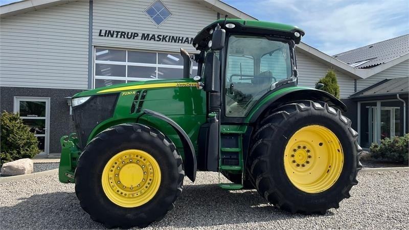 John Deere 7230R Med frontlift. Stor stærk traktor til små pe - Трактор: слика 1 John Deere 7230R Med frontlift. Stor stærk traktor til små pe - Трактор: слика 1