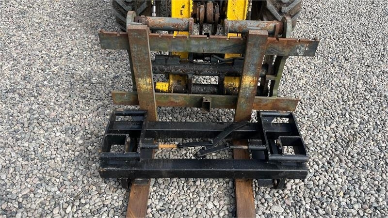 Kramer 750T Allrad med pallegafler og adabter. Med telesk - Земјоделски натоварувач: слика 4 Kramer 750T Allrad med pallegafler og adabter. Med telesk - Земјоделски натоварувач: слика 4