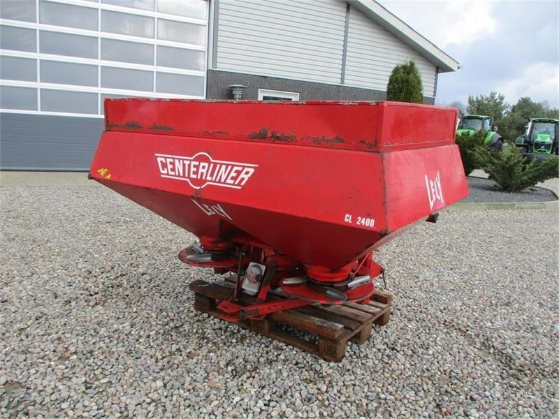 Lely Centerline CL 2400 Med hydraulisk tilt til kantspr - Распрскувач на арско ѓубриво: слика 2 Lely Centerline CL 2400 Med hydraulisk tilt til kantspr - Распрскувач на арско ѓубриво: слика 2