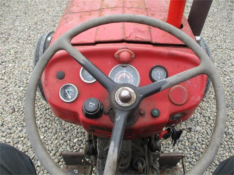 Massey Ferguson 135 Sjælden Benzin MF135. Den starter og går godt - Трактор: слика 4 Massey Ferguson 135 Sjælden Benzin MF135. Den starter og går godt - Трактор: слика 4